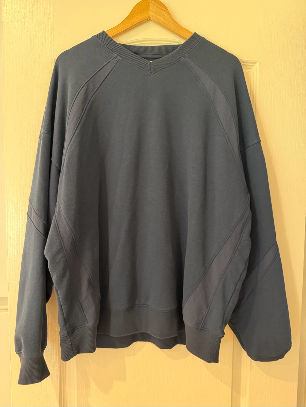 Alo Yoga Mens L Victory Crewneck Sweatshirt